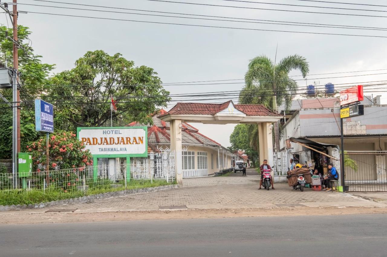 Super Oyo 2346 Hotel Padjadjaran 1 Tasikmalaya Kültér fotó